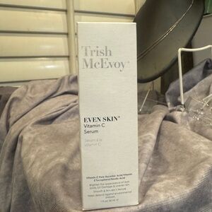 Trish McEvoy Even Skin Vitamin C Serum Full Size‎ 1 oz. New Unopened